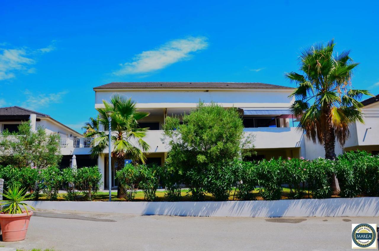 Residence Marea Resort Santa-Lucia-di-Moriani Exteriör bild